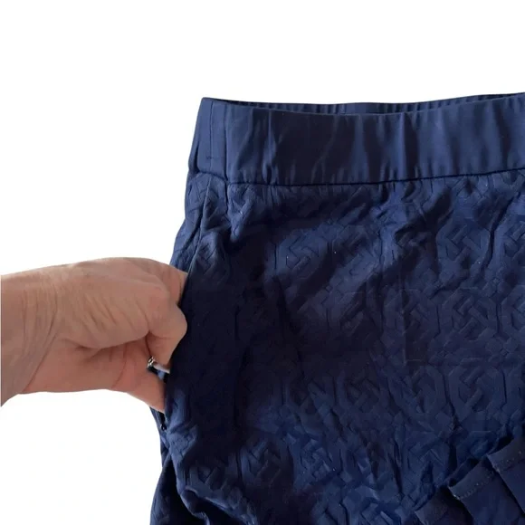 J McLaughlin Navy Agnes Skort Minnie Wave Bubble Size Small - Picture 4 of 7